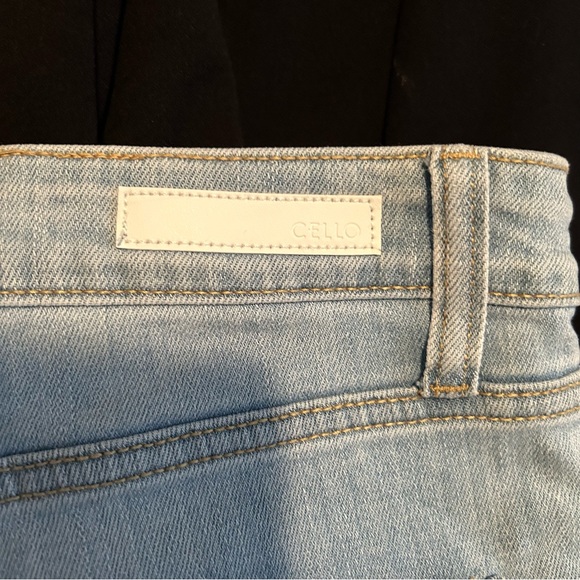Cello Jeans with faded style.  Easy to roll up the bottoms for extra style - Picture 11 of 16